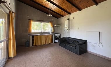VENTA CASA EN ANDINO 1 DORMI-COCHERA-PILETA