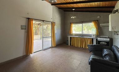 VENTA CASA EN ANDINO 1 DORMI-COCHERA-PILETA