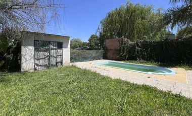 VENTA CASA EN ANDINO 1 DORMI-COCHERA-PILETA