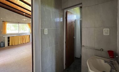 VENTA CASA EN ANDINO 1 DORMI-COCHERA-PILETA
