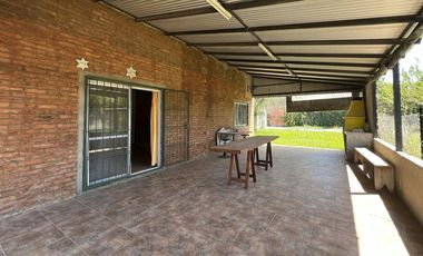 VENTA CASA EN ANDINO 1 DORMI-COCHERA-PILETA