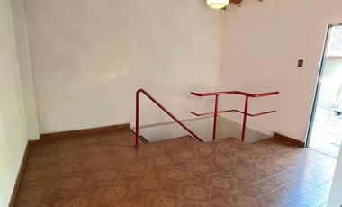 VENTA CASA 5 AMBIENTES , DEPOSITO O LOGISTICA