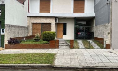 VENTA CASA 5 AMBIENTES , DEPOSITO O LOGISTICA