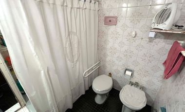 VENTA CASA 5 AMBIENTES , DEPOSITO O LOGISTICA