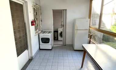 VENTA CASA 5 AMBIENTES , DEPOSITO O LOGISTICA