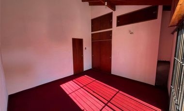 VENTA CASA 5 AMBIENTES , DEPOSITO O LOGISTICA