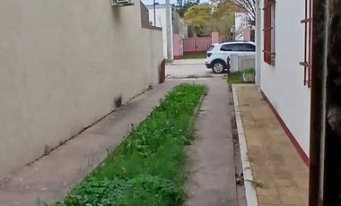 CASA EN VENTA EN VEDIA CON PATIO