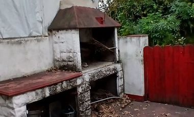 CASA EN VENTA EN VEDIA CON PATIO