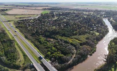 VENDE IMPORTANTE LOTE a metros del Río Carcaraña