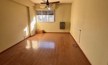 Departamento en venta de 2 ambientes en Lomas de Zamora, expensas bajas