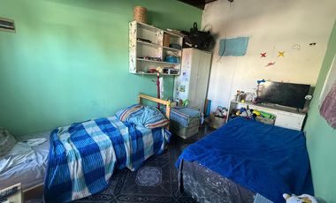 Departamento distribuido para tres familias en Wilde