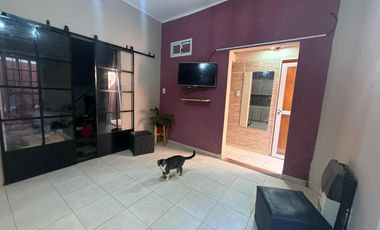 Departamento distribuido para tres familias en Wilde