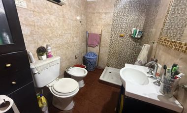 Departamento distribuido para tres familias en Wilde