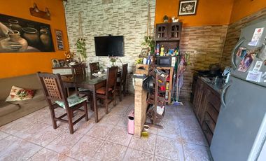 Departamento distribuido para tres familias en Wilde