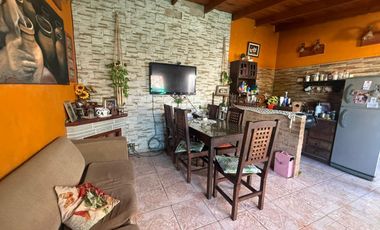 Departamento distribuido para tres familias en Wilde
