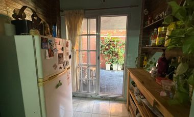 Departamento distribuido para tres familias en Wilde