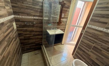 Departamento distribuido para tres familias en Wilde