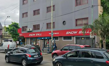 ALQUILER DE LOCAL COMERCIAL DE 1.600M2 EN EXCELENTE ESTADO EN UNA UBICACIÓN PRIVILEGIADA!!