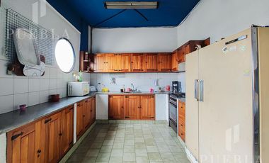 ALQUILER DE LOCAL COMERCIAL DE 1.600M2 EN EXCELENTE ESTADO EN UNA UBICACIÓN PRIVILEGIADA!!