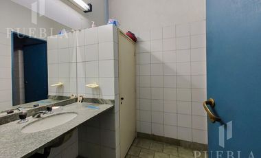 ALQUILER DE LOCAL COMERCIAL DE 1.600M2 EN EXCELENTE ESTADO EN UNA UBICACIÓN PRIVILEGIADA!!