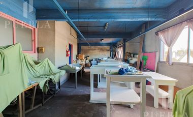 ALQUILER DE LOCAL COMERCIAL DE 1.600M2 EN EXCELENTE ESTADO EN UNA UBICACIÓN PRIVILEGIADA!!