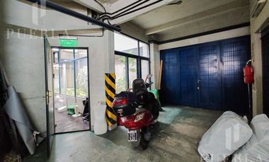 ALQUILER DE LOCAL COMERCIAL DE 1.600M2 EN EXCELENTE ESTADO EN UNA UBICACIÓN PRIVILEGIADA!!