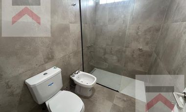 Espectacular departamento de 2 amb a estrenar, con terraza propia y cochera!