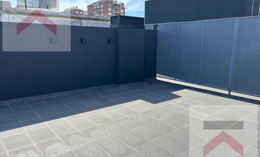 Espectacular departamento de 2 amb a estrenar, con terraza propia y cochera!