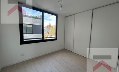 Espectacular departamento de 2 amb a estrenar, con terraza propia y cochera!