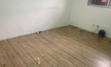 Venta/Alquiler de Galpón/Depósito entrada camión de Edificio Comercial Luis Viale Caballito