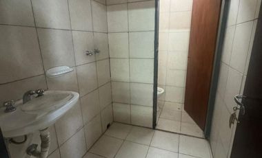 Venta/Alquiler de Galpón/Depósito entrada camión de Edificio Comercial Luis Viale Caballito