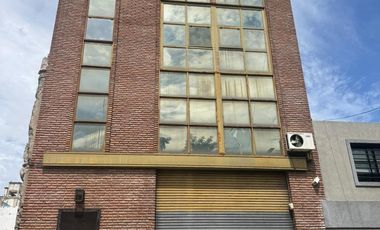 Venta/Alquiler de Galpón/Depósito entrada camión de Edificio Comercial Luis Viale Caballito