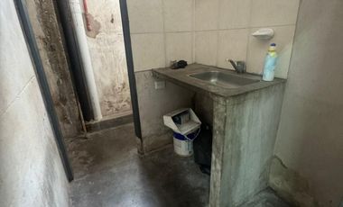 Venta/Alquiler de Galpón/Depósito entrada camión de Edificio Comercial Luis Viale Caballito
