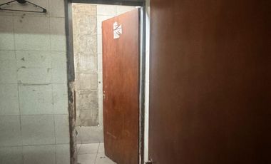 Venta/Alquiler de Galpón/Depósito entrada camión de Edificio Comercial Luis Viale Caballito