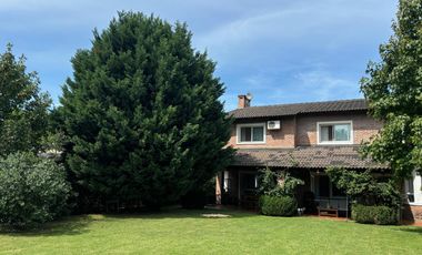 Casa en  Alquiler en Santa Maria de los Olivos