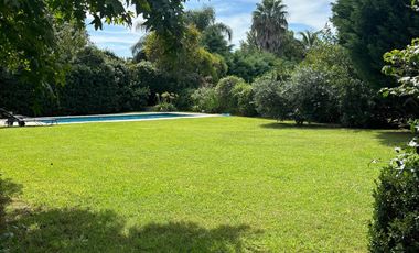 Casa en  Alquiler en Santa Maria de los Olivos