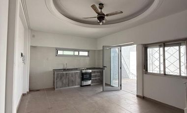 Casa 4 ambientes - con patio y terraza - alquiler