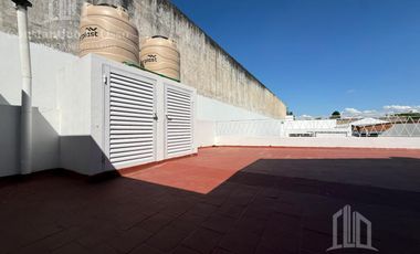 Casa 4 ambientes - con patio y terraza - alquiler