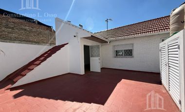 Casa 4 ambientes - con patio y terraza - alquiler