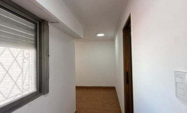 Casa 4 ambientes - con patio y terraza - alquiler