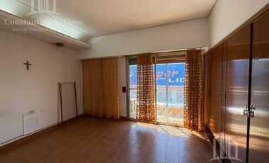 Casa 4 ambientes - con patio y terraza - alquiler