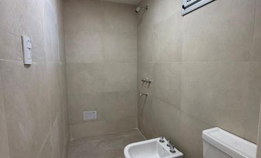 Casa 4 ambientes - con patio y terraza - alquiler