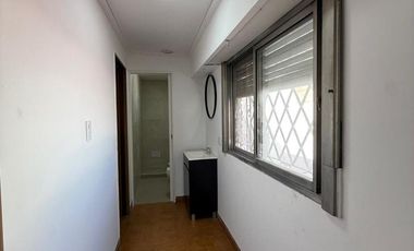 Casa 4 ambientes - con patio y terraza - alquiler