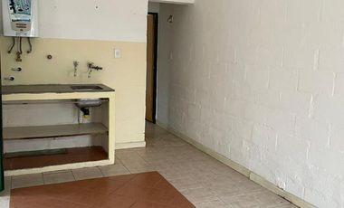 CASA UN DORMITORIO - BARRIO LOS QUIMICOS - CON COCHERA