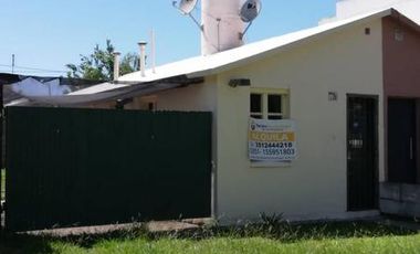 CASA UN DORMITORIO - BARRIO LOS QUIMICOS - CON COCHERA