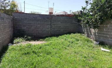 CASA UN DORMITORIO - BARRIO LOS QUIMICOS - CON COCHERA