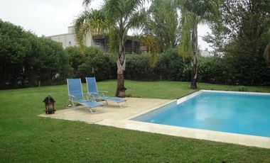 Casa Muy Bien Ubicada en Venta/Alquiler en Santa Barbara!