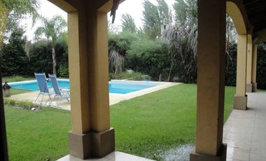 Casa Muy Bien Ubicada en Venta/Alquiler en Santa Barbara!