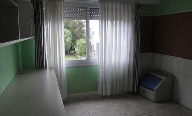 Casa Muy Bien Ubicada en Venta/Alquiler en Santa Barbara!