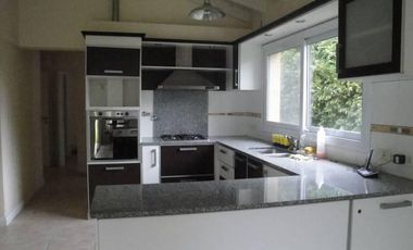 Casa Muy Bien Ubicada en Venta/Alquiler en Santa Barbara!